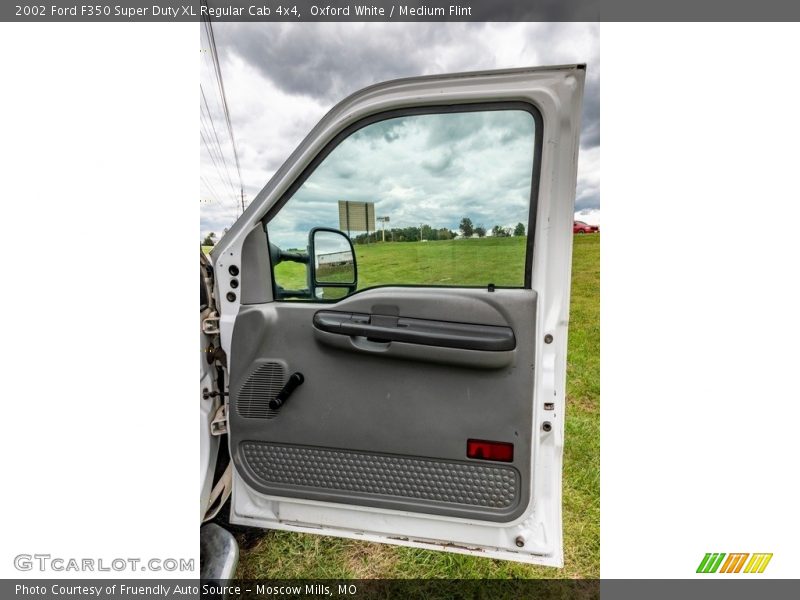 Oxford White / Medium Flint 2002 Ford F350 Super Duty XL Regular Cab 4x4