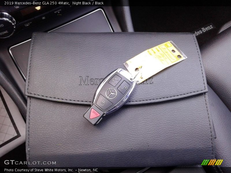 Night Black / Black 2019 Mercedes-Benz GLA 250 4Matic
