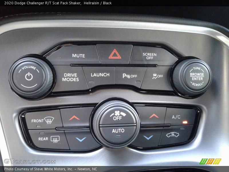 Controls of 2020 Challenger R/T Scat Pack Shaker