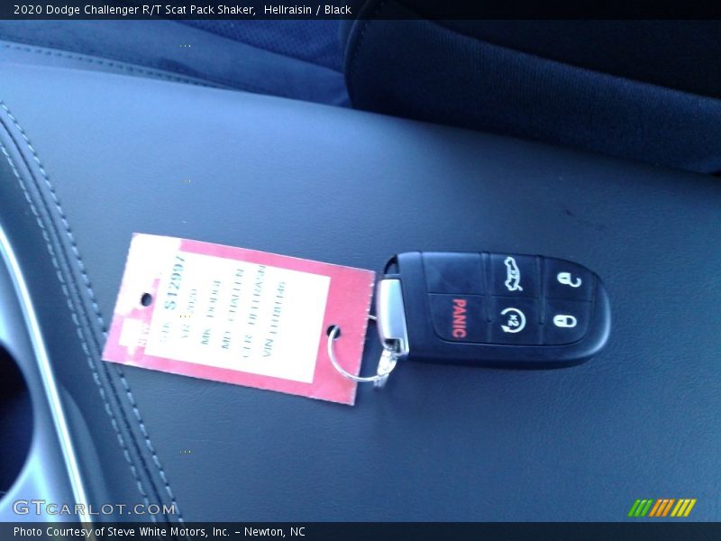 Hellraisin / Black 2020 Dodge Challenger R/T Scat Pack Shaker