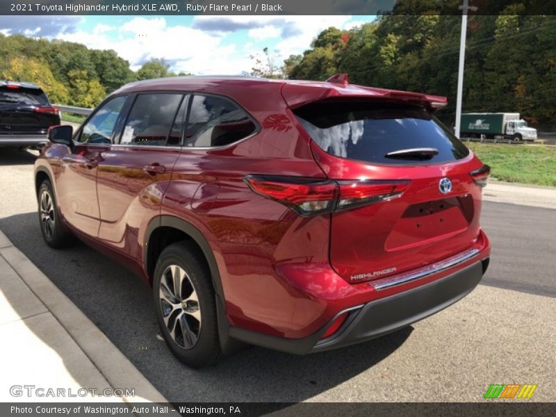 Ruby Flare Pearl / Black 2021 Toyota Highlander Hybrid XLE AWD