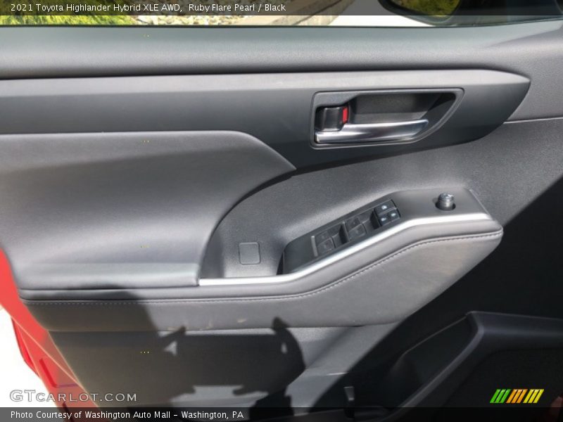 Door Panel of 2021 Highlander Hybrid XLE AWD
