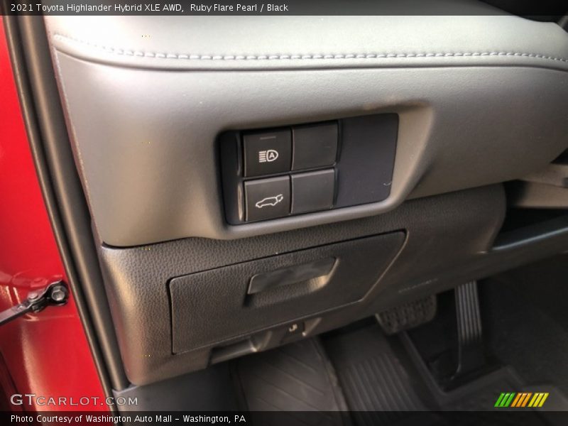Controls of 2021 Highlander Hybrid XLE AWD