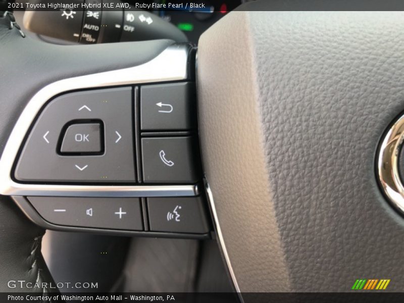  2021 Highlander Hybrid XLE AWD Steering Wheel