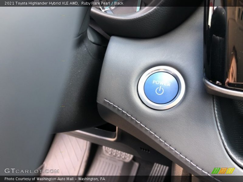 Ruby Flare Pearl / Black 2021 Toyota Highlander Hybrid XLE AWD