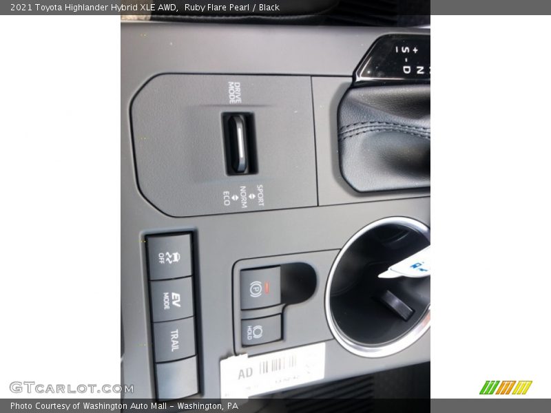 Controls of 2021 Highlander Hybrid XLE AWD