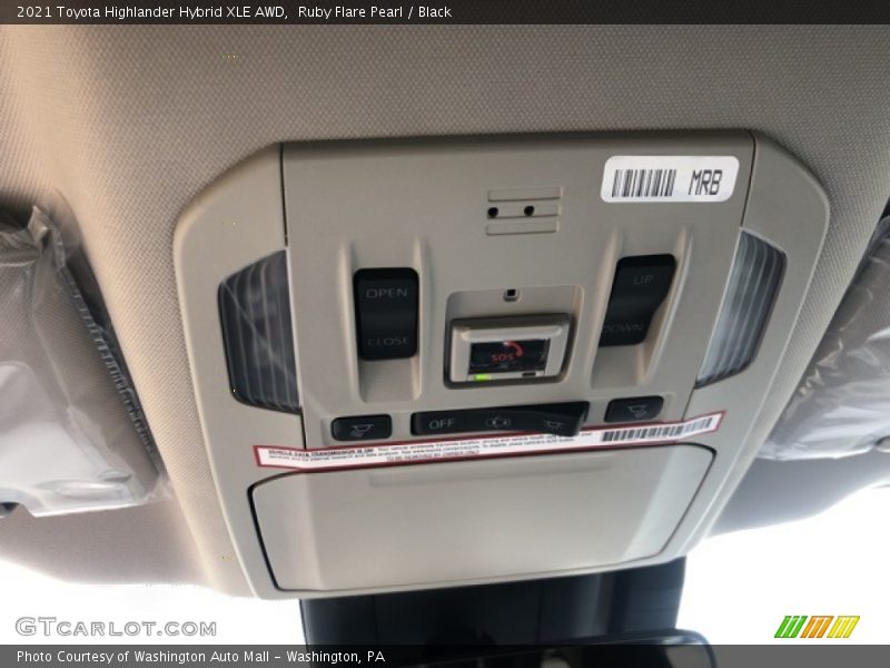 Ruby Flare Pearl / Black 2021 Toyota Highlander Hybrid XLE AWD