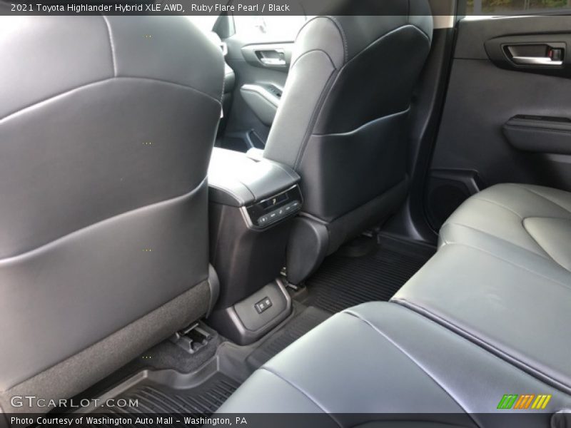 Ruby Flare Pearl / Black 2021 Toyota Highlander Hybrid XLE AWD