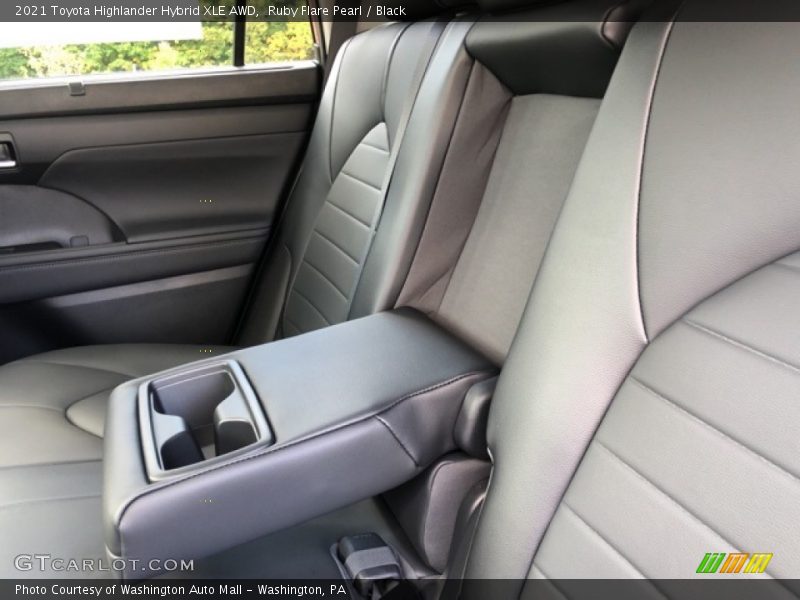 Ruby Flare Pearl / Black 2021 Toyota Highlander Hybrid XLE AWD