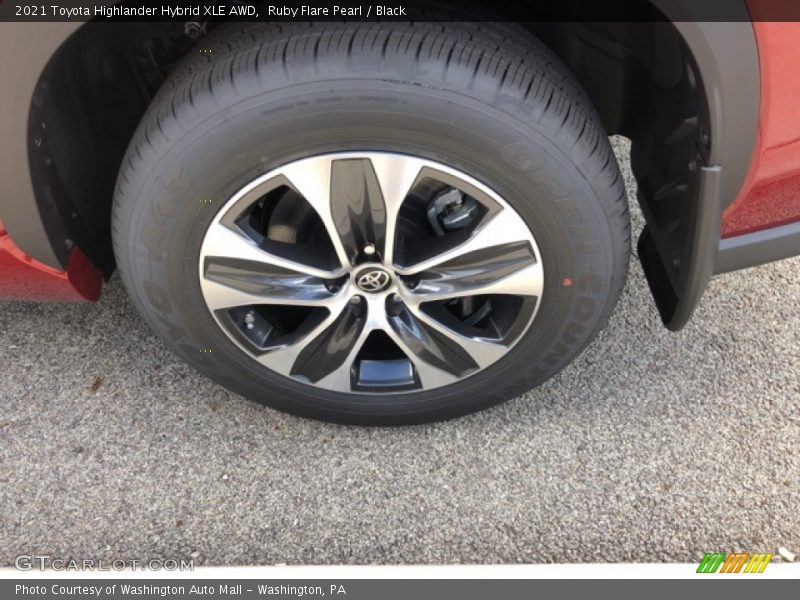 Ruby Flare Pearl / Black 2021 Toyota Highlander Hybrid XLE AWD