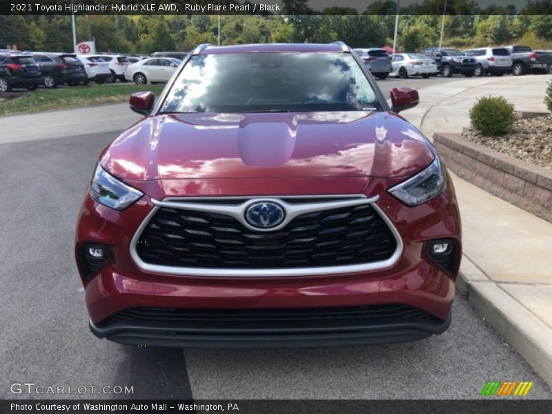 Ruby Flare Pearl / Black 2021 Toyota Highlander Hybrid XLE AWD