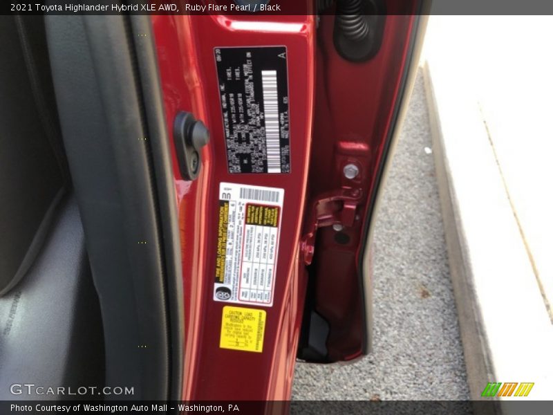 Ruby Flare Pearl / Black 2021 Toyota Highlander Hybrid XLE AWD