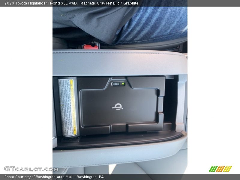 Magnetic Gray Metallic / Graphite 2020 Toyota Highlander Hybrid XLE AWD