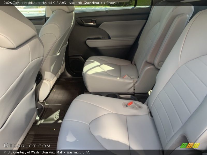 Magnetic Gray Metallic / Graphite 2020 Toyota Highlander Hybrid XLE AWD