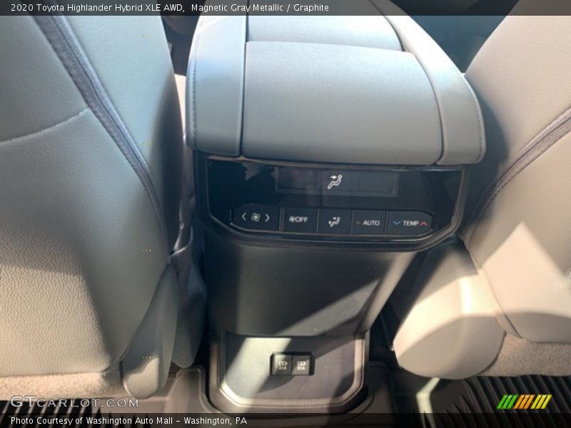 Magnetic Gray Metallic / Graphite 2020 Toyota Highlander Hybrid XLE AWD