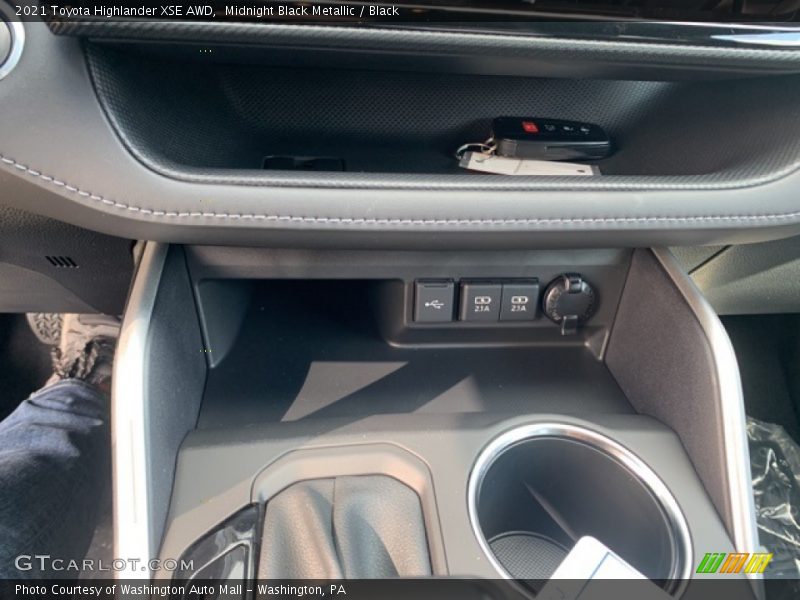 Midnight Black Metallic / Black 2021 Toyota Highlander XSE AWD