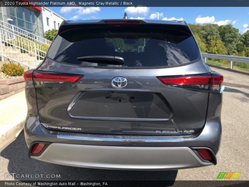 Magnetic Gray Metallic / Black 2020 Toyota Highlander Platinum AWD