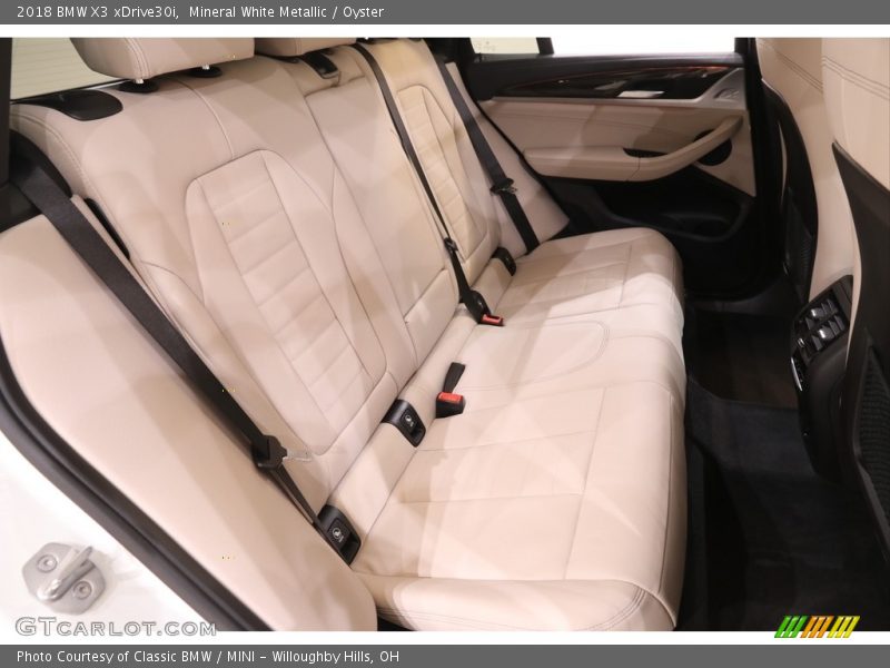 Mineral White Metallic / Oyster 2018 BMW X3 xDrive30i