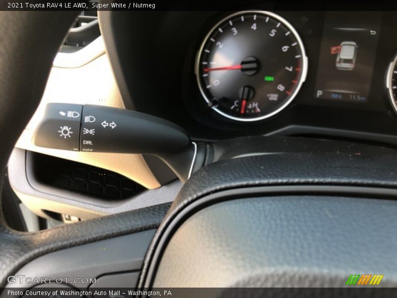 Super White / Nutmeg 2021 Toyota RAV4 LE AWD