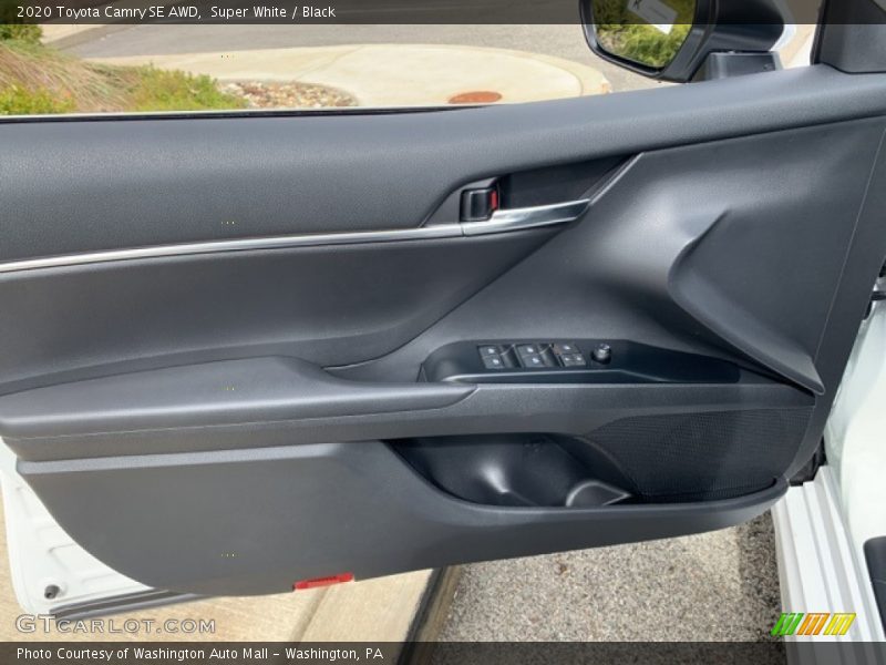 Super White / Black 2020 Toyota Camry SE AWD