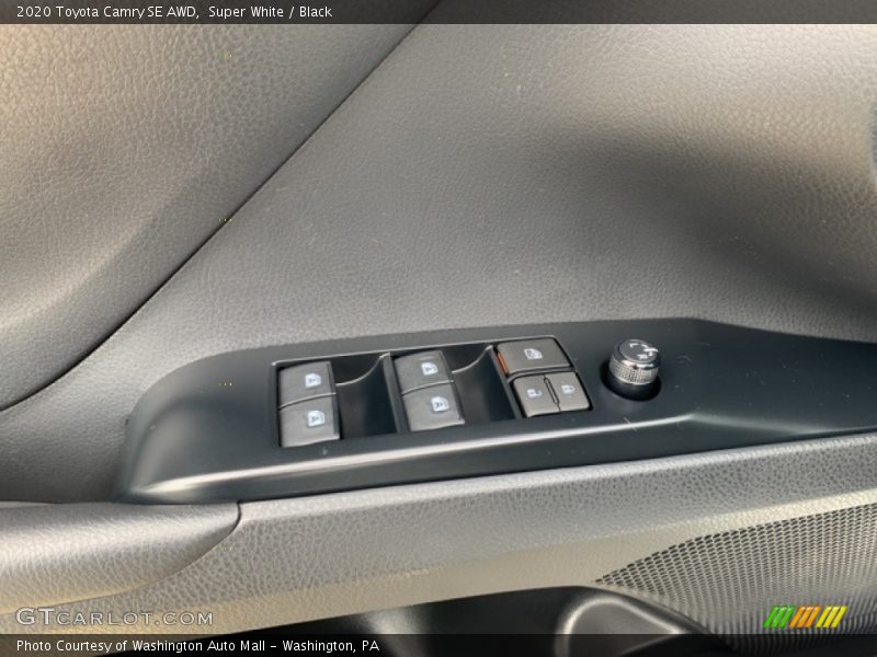 Super White / Black 2020 Toyota Camry SE AWD