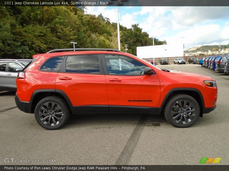  2021 Cherokee Latitude Lux 4x4 Spitfire Orange