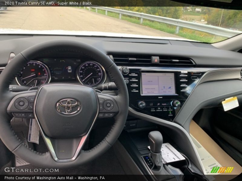 Super White / Black 2020 Toyota Camry SE AWD