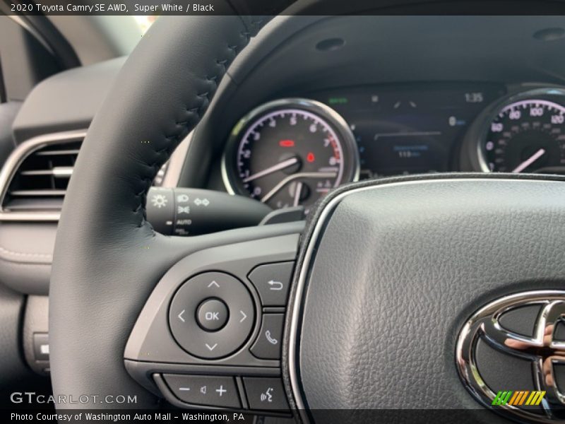 Super White / Black 2020 Toyota Camry SE AWD