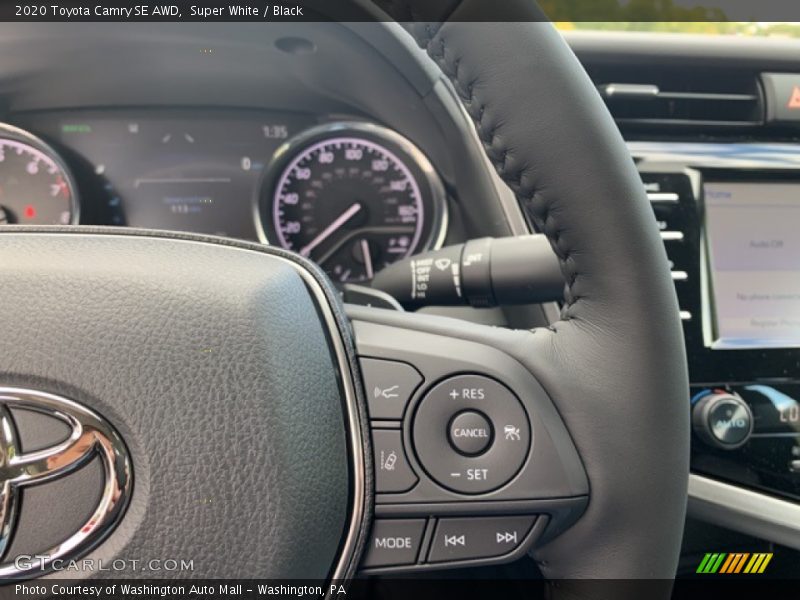 Super White / Black 2020 Toyota Camry SE AWD