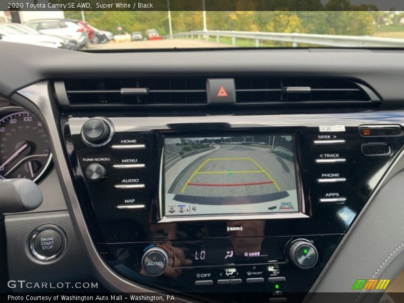 Super White / Black 2020 Toyota Camry SE AWD