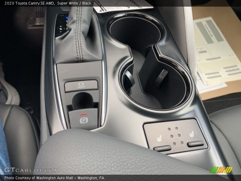 Super White / Black 2020 Toyota Camry SE AWD