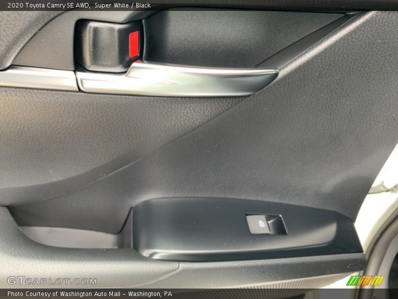 Super White / Black 2020 Toyota Camry SE AWD