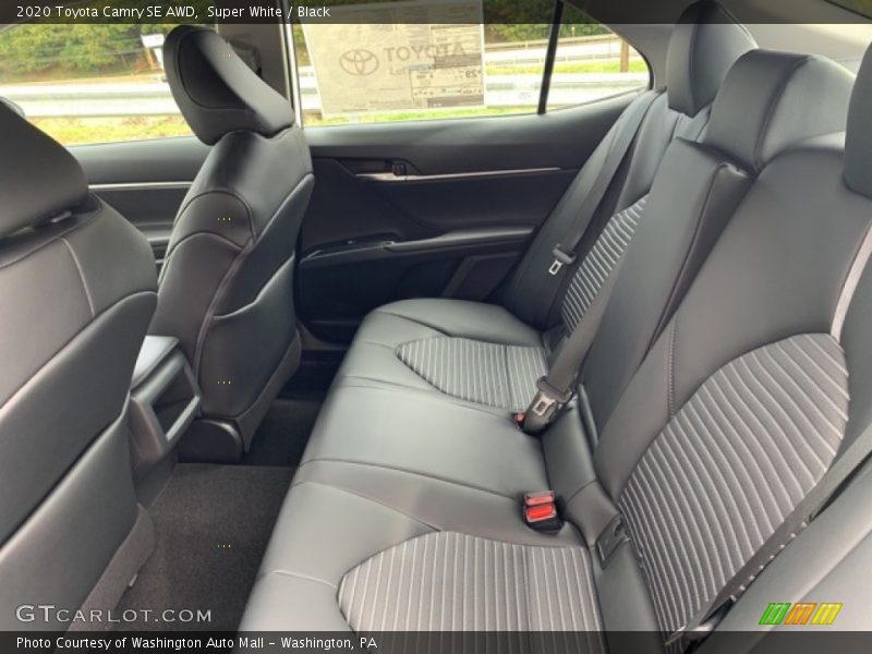 Super White / Black 2020 Toyota Camry SE AWD