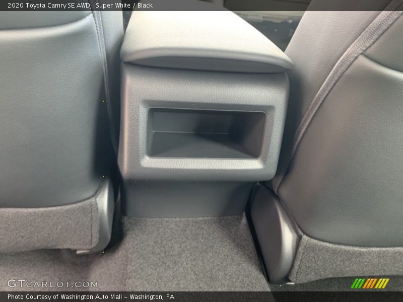 Super White / Black 2020 Toyota Camry SE AWD