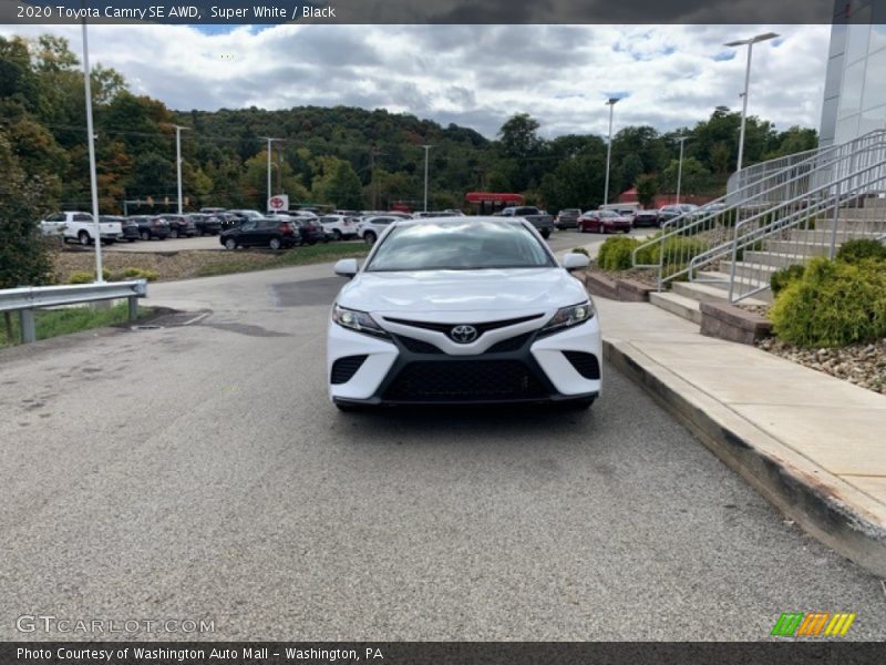 Super White / Black 2020 Toyota Camry SE AWD