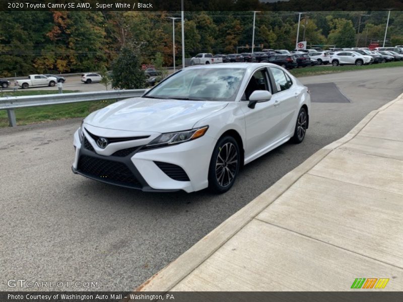 Super White / Black 2020 Toyota Camry SE AWD