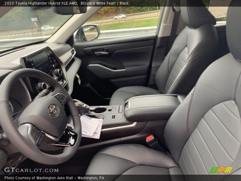 Blizzard White Pearl / Black 2020 Toyota Highlander Hybrid XLE AWD