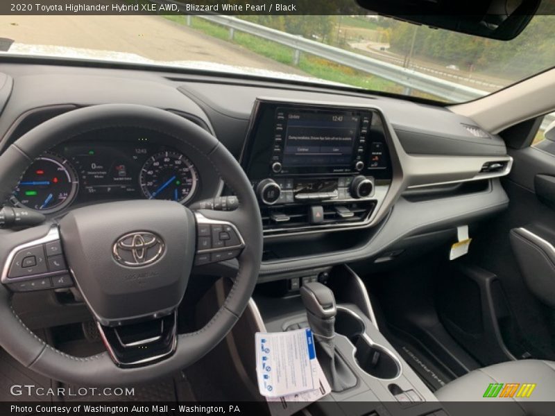 Blizzard White Pearl / Black 2020 Toyota Highlander Hybrid XLE AWD