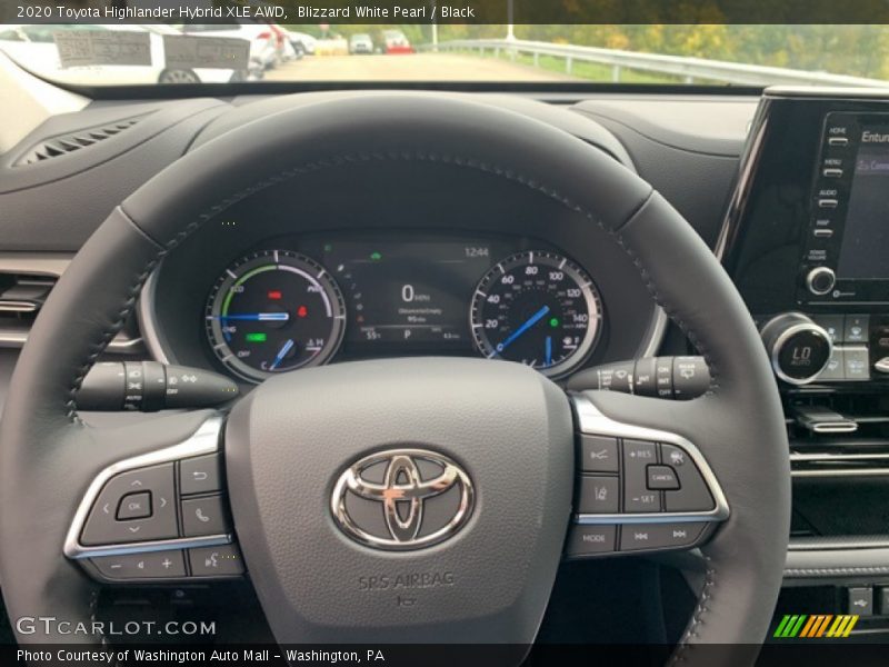 Blizzard White Pearl / Black 2020 Toyota Highlander Hybrid XLE AWD