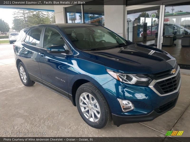 Front 3/4 View of 2021 Equinox LT