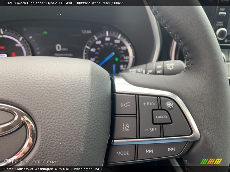Blizzard White Pearl / Black 2020 Toyota Highlander Hybrid XLE AWD