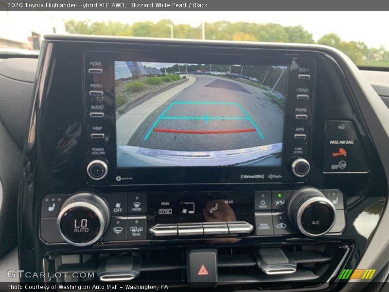 Blizzard White Pearl / Black 2020 Toyota Highlander Hybrid XLE AWD