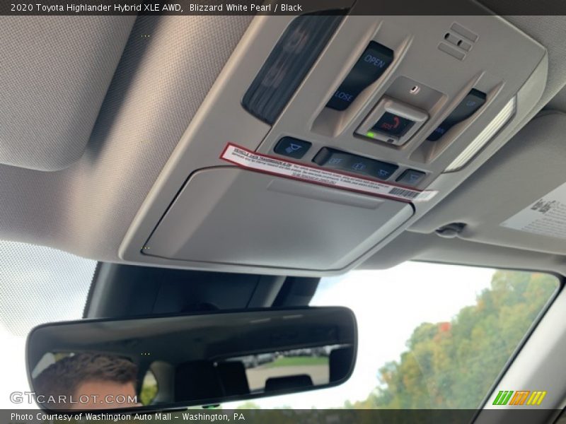 Blizzard White Pearl / Black 2020 Toyota Highlander Hybrid XLE AWD