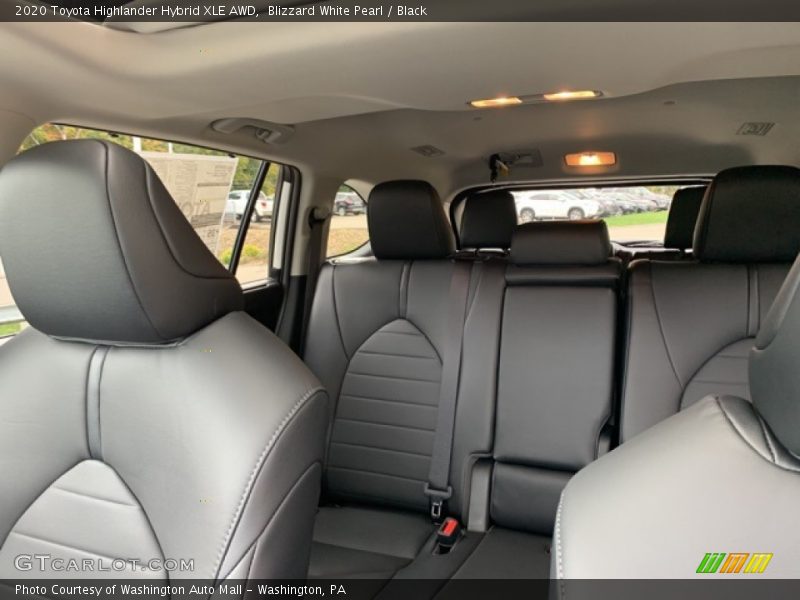 Blizzard White Pearl / Black 2020 Toyota Highlander Hybrid XLE AWD