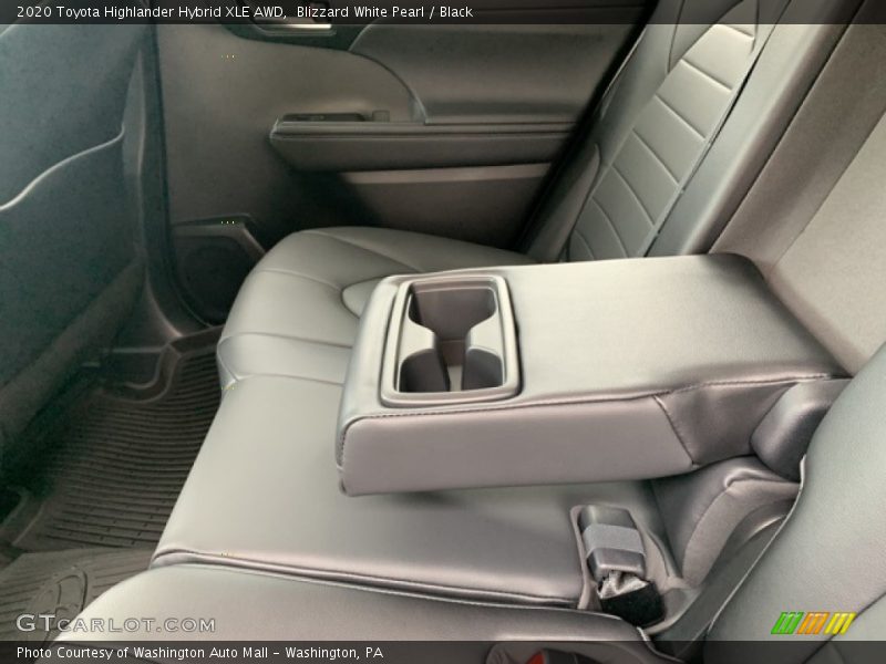 Blizzard White Pearl / Black 2020 Toyota Highlander Hybrid XLE AWD