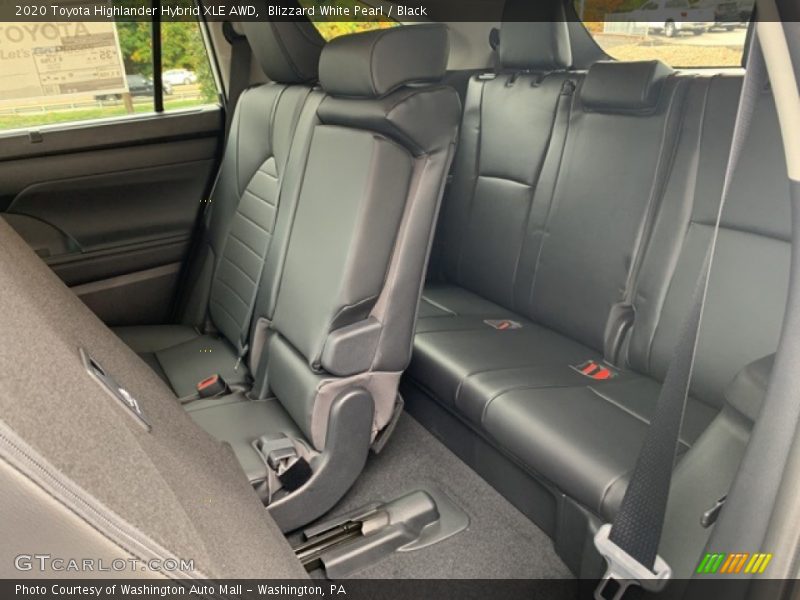 Blizzard White Pearl / Black 2020 Toyota Highlander Hybrid XLE AWD