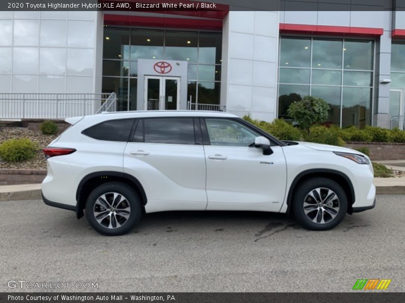 Blizzard White Pearl / Black 2020 Toyota Highlander Hybrid XLE AWD