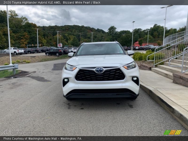Blizzard White Pearl / Black 2020 Toyota Highlander Hybrid XLE AWD