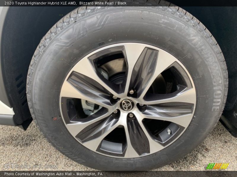 Blizzard White Pearl / Black 2020 Toyota Highlander Hybrid XLE AWD