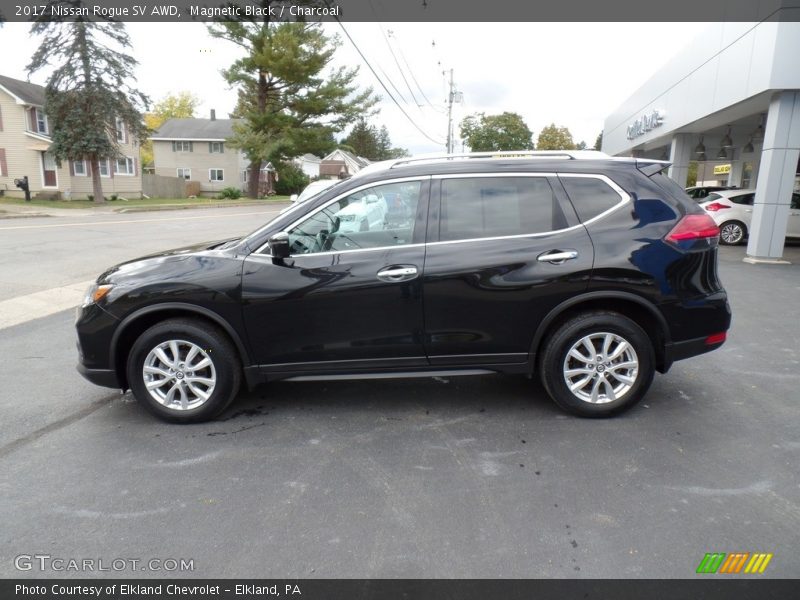 Magnetic Black / Charcoal 2017 Nissan Rogue SV AWD
